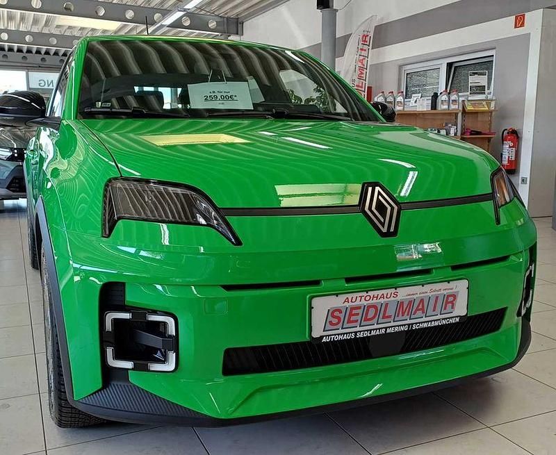 Nuova Renault 5 E-Tech Evolution 89 kW (122 CV) 2026 Verde Berlina