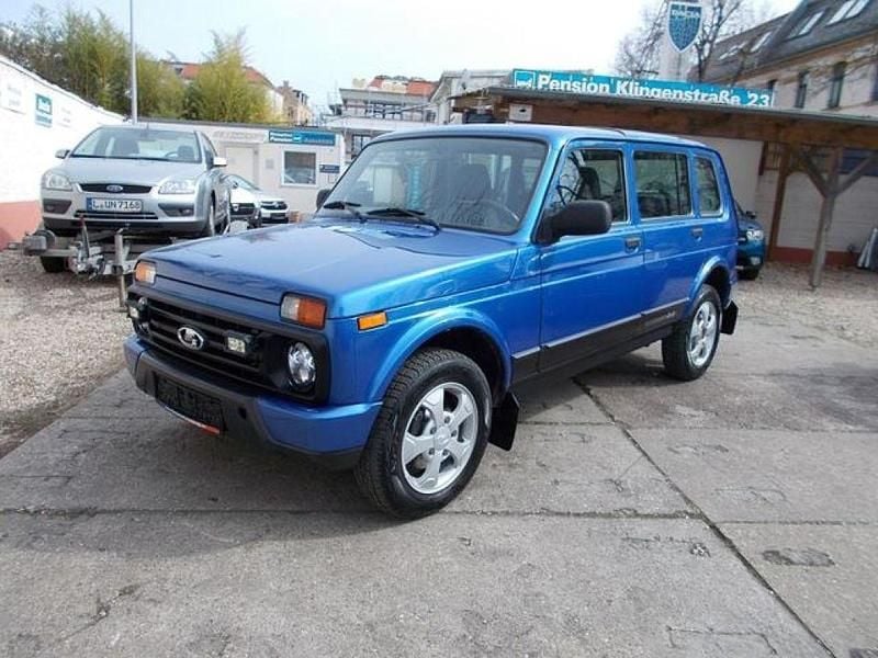 Gebraucht Lada niva 83 PS (61 kW) 2019 Blau (metallic) SUV