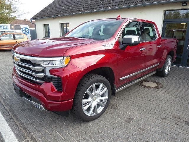 Gebraucht Chevrolet Silverado 426 PS (313 kW) 2024 Rot SUV
