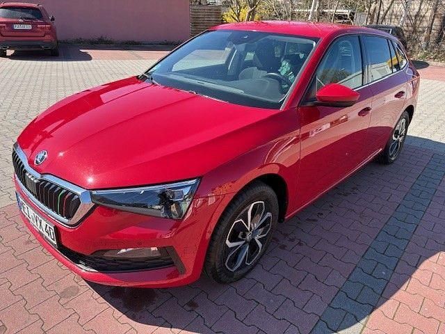Rot Gebraucht 2021 Skoda Scala Kleinwagen | 17.750 € (Fairer Preis) - Bild 1/4