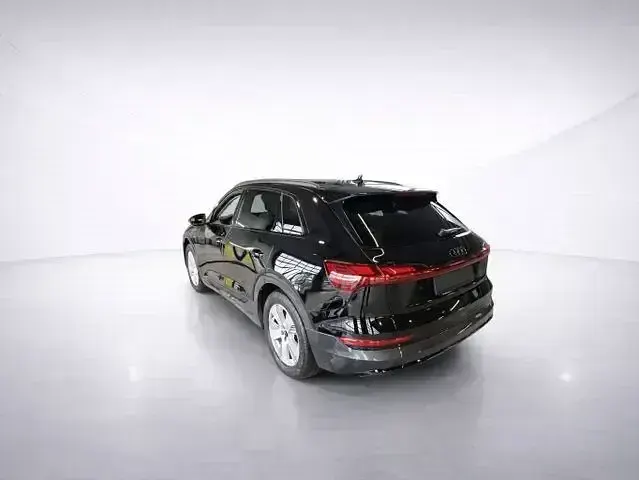 Używany Audi e-tron Advanced Plus 300 kW (408 KM) 2023 Czarny SUV