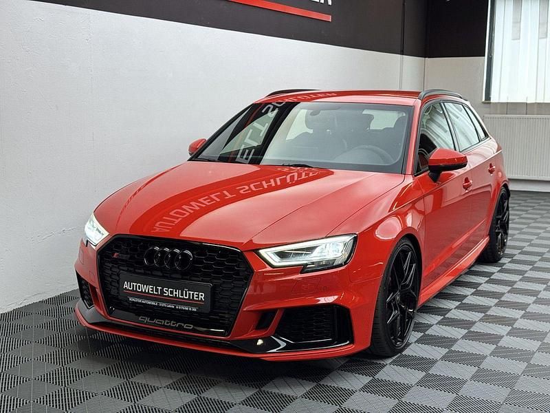 Catalunyarot metallic Gebraucht 2018 Audi RS3 Sportback Sport Kleinwagen | 44.850 € (Teuer) - Bild 1/4