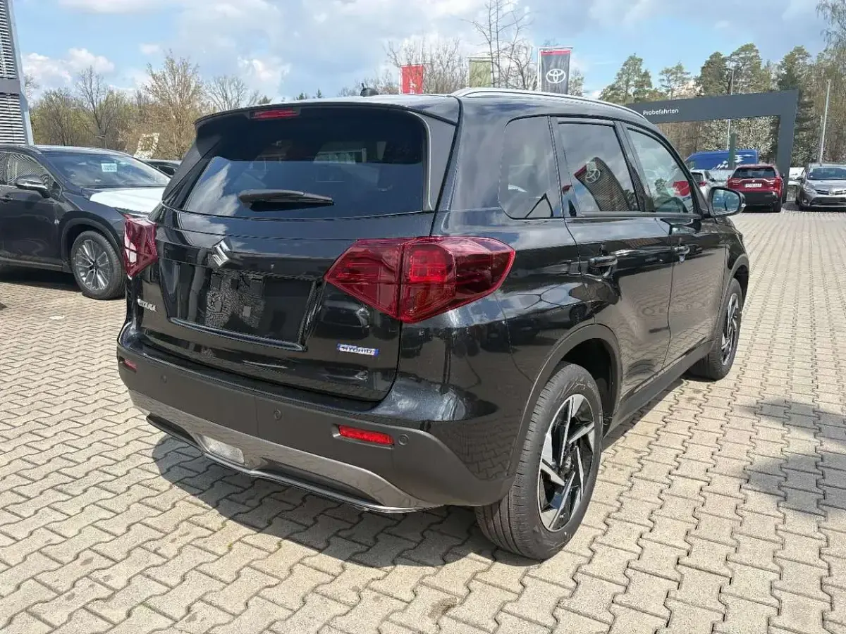 Neu Suzuki Vitara Comfort+ 110 PS (80 kW) 2026 Cosmic black pearl metallic SUV
