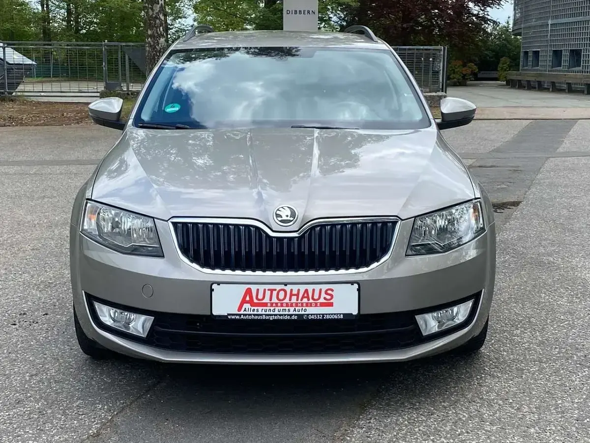 Gebraucht Skoda Octavia 179 PS (131 kW) 2015 Beige Kombi