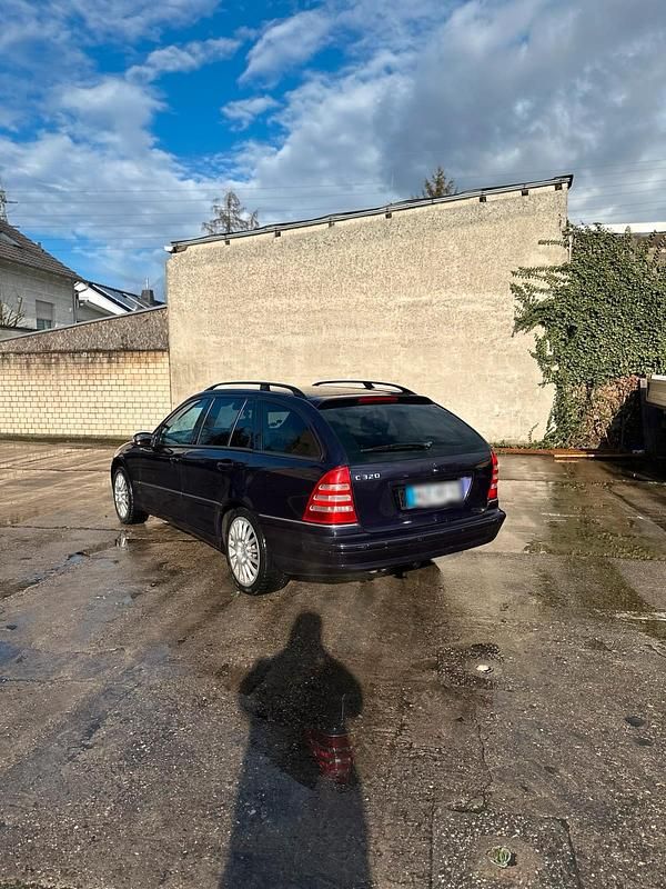 Gebraucht Mercedes C320 Avantgarde 218 PS (160 kW) 2002 Violet Kombi