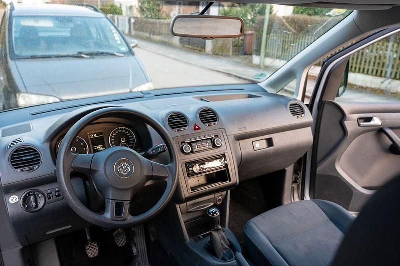 Gebraucht VW Caddy Trendline 86 PS (63 kW) 2014 Silber Van / Kleinbus