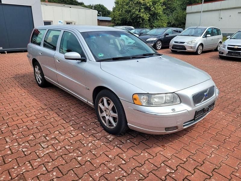 Gebraucht Volvo V70 Summum 140 PS (102 kW) 2005 Silber Kombi