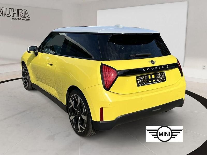 Gebraucht Mini Cooper SE Classic 160 kW (218 PS) 2024 Sunny side yellow Kleinwagen