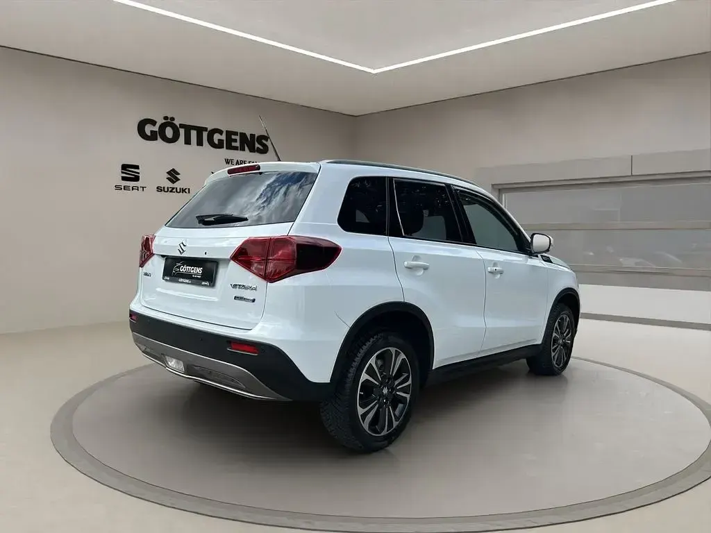 Gebraucht Suzuki Vitara Comfort 129 PS (94 kW) 2022 Cool pearl white metallic SUV