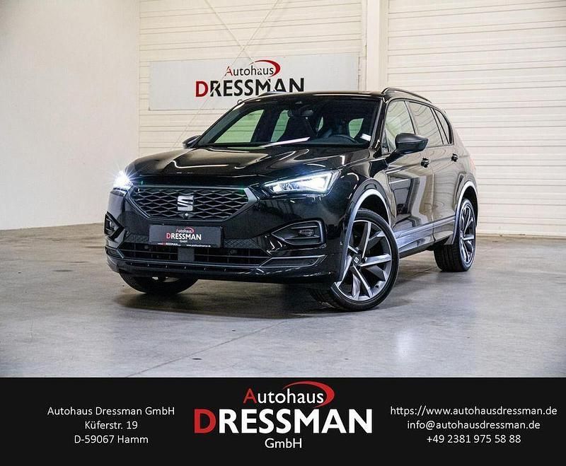 "deep" schwarz perleffekt Gebraucht 2022 Seat Tarraco 4Drive SUV | 33.890 € (Etwas zu teuer) - Bild 1/4