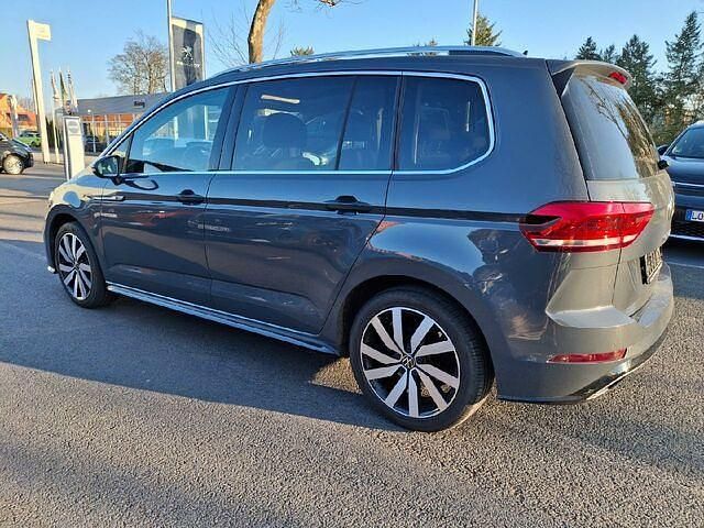 Gebraucht VW Touran Highline 150 PS (110 kW) 2022 Delfingrau metallic Van / Kleinbus