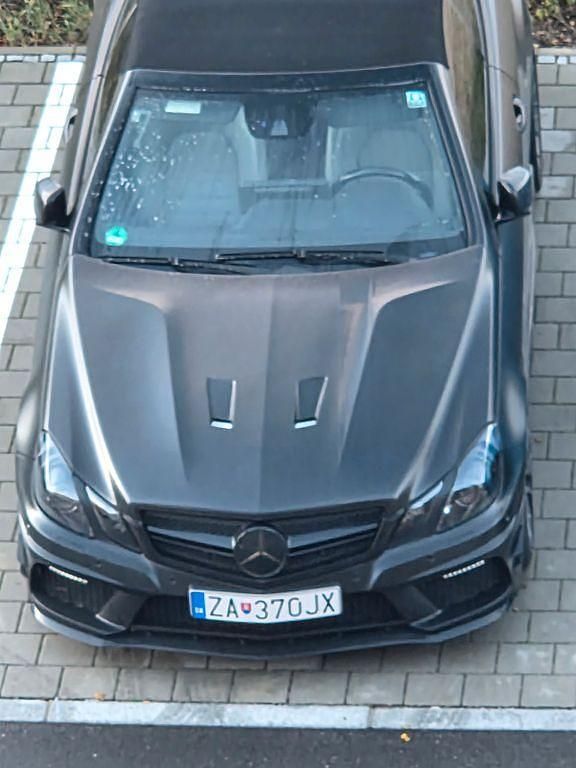 Schwarz Gebraucht 2010 Mercedes E350 Elegance Cabrio | 18.500 € - Bild 1/4