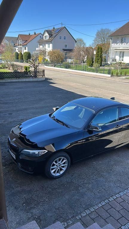 Schwarz Gebraucht 2016 BMW 218 Sport Line Coupé | 12.999 € (Guter Preis) - Bild 1/4