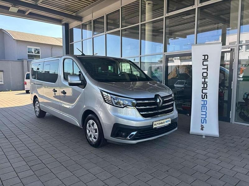 Grau Gebraucht 2022 Renault Trafic Van / Kleinbus | 29.000 € (Fairer Preis) - Bild 1/4