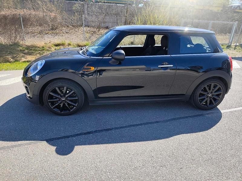 Gebraucht Mini Cooper 102 PS (75 kW) 2018 Schwarz Kleinwagen
