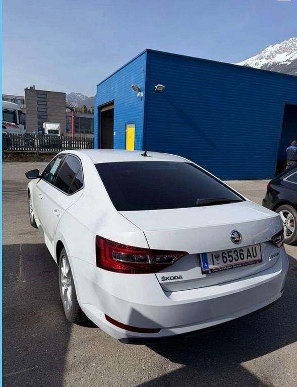 Gebraucht Skoda Superb Style 120 PS (88 kW) 2017 Weiß Limousine