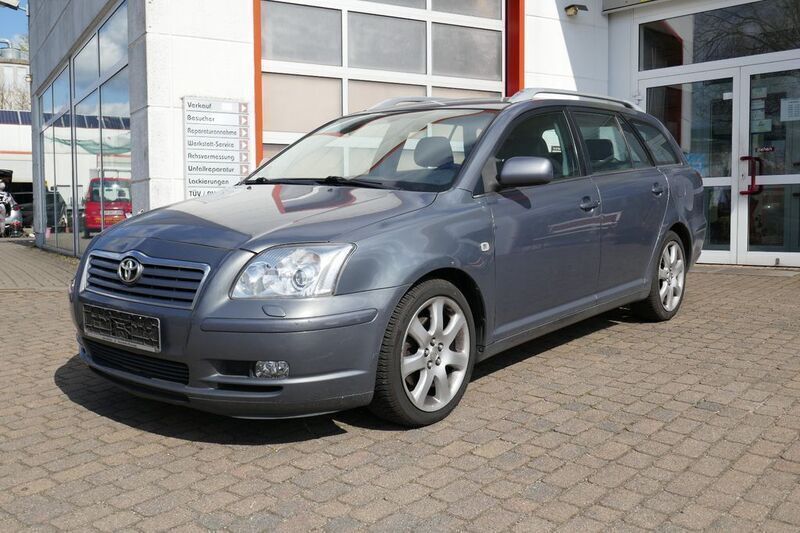 Grau Gebraucht 2004 Toyota Avensis Executive Kombi | 3.500 € (Fairer Preis) - Bild 1/4