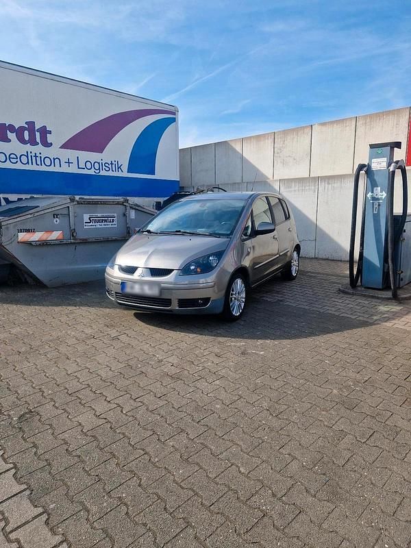 Gebraucht Mitsubishi Colt 95 PS (69 kW) 2008 Grau Kleinwagen