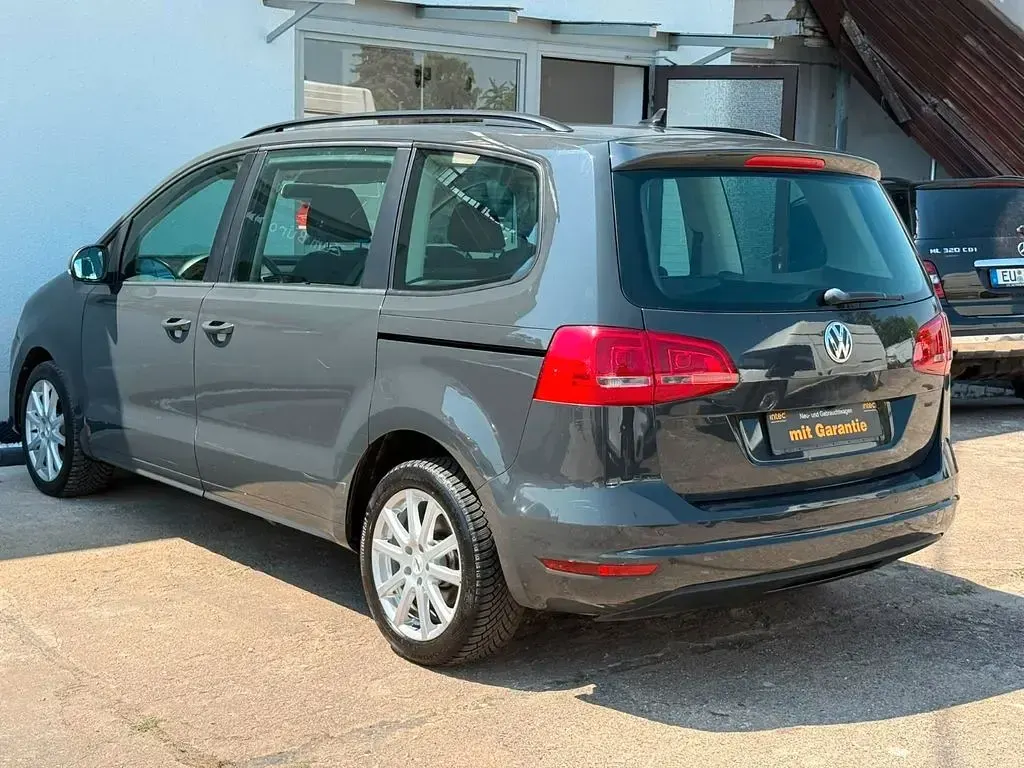 Gebraucht VW Sharan Trendline 170 PS (125 kW) 2012 Grau Van / Kleinbus