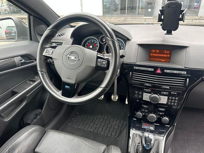 Gebraucht Opel Astra GTC OPC 241 PS (177 kW) 2010 Weiß Limousine