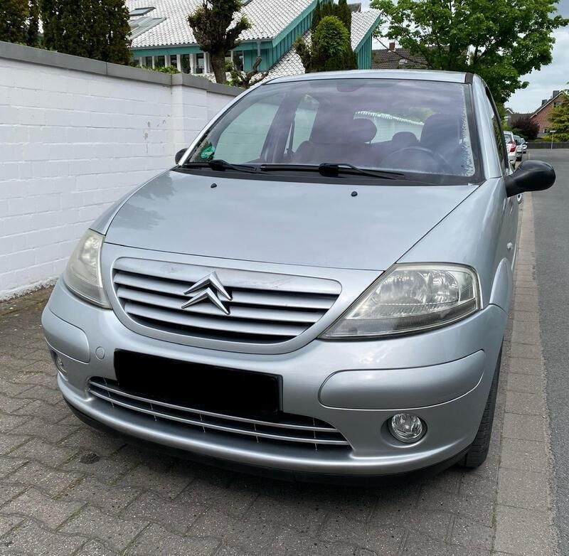 Silber Gebraucht 2004 Citroën C3 Exclusive Kleinwagen | 1.500 € (Guter Preis) - Bild 1/2