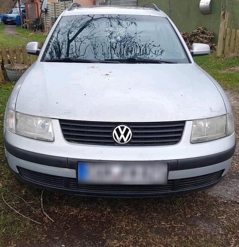 Gebraucht VW Passat 101 PS (74 kW) 1997 Silber Kombi