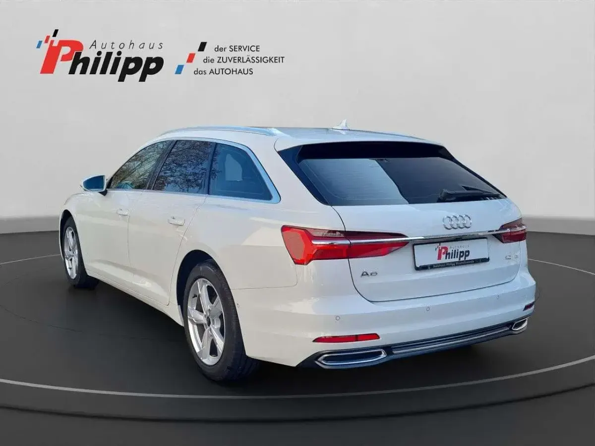 Gebraucht Audi A6 Sport 204 PS (150 kW) 2022 Gletscherweiss (metallic) Kombi