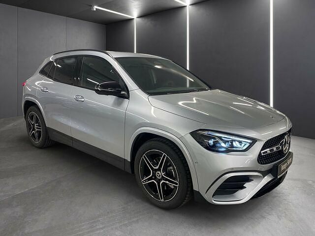 Gebraucht Mercedes GLA180 AMG 136 PS (100 kW) 2024 Lack hightechsilber SUV