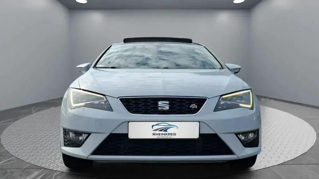 Second-hand Seat Leon FR 184 CP (135 kW) 2014 Alb Berlinǎ