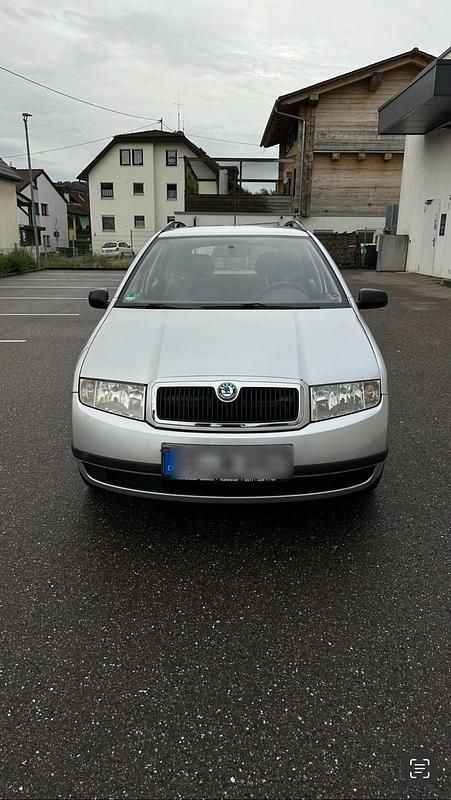 Grau Gebraucht 2002 Skoda Fabia Kombi | 700 € (Fairer Preis) - Bild 1/4