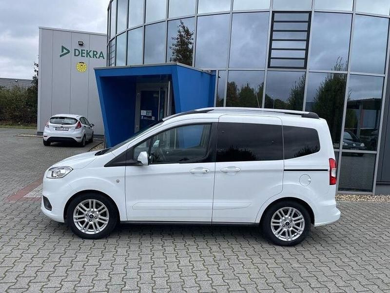 Gebraucht Ford Tourneo Courier Titanium 101 PS (74 kW) 2019 Andere Van / Kleinbus