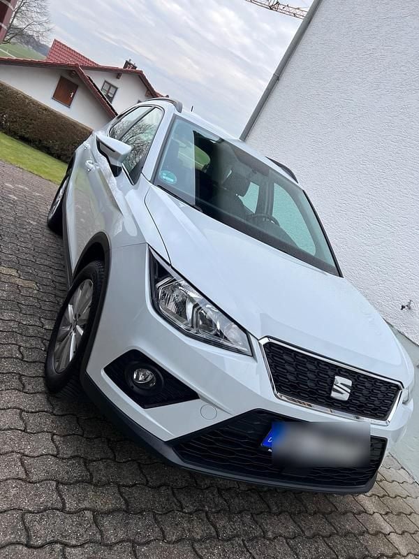 Weiß Gebraucht 2019 Seat Arona Style SUV | 16.000 € (Guter Preis) - Bild 1/4