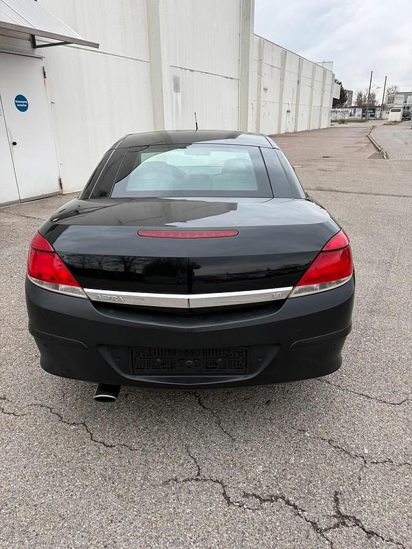 Gebraucht Opel Astra Cabriolet 140 PS (102 kW) 2007 Schwarz Cabrio