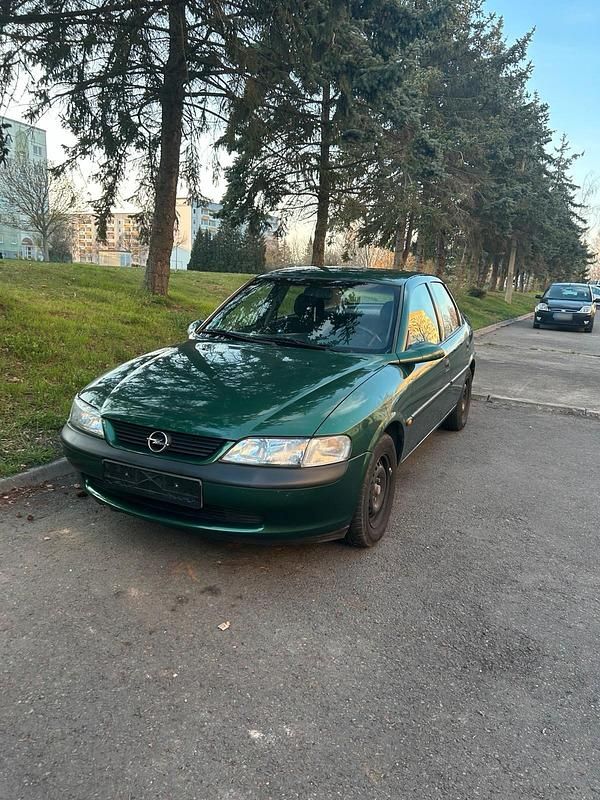 Gebraucht Opel Vectra 101 PS (74 kW) 1996 Grün Limousine