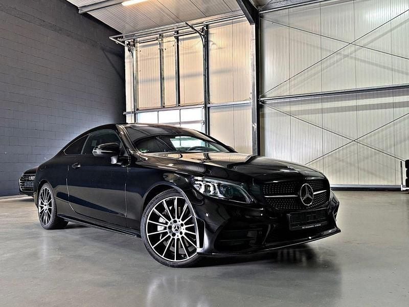 Schwarz Gebraucht 2020 Mercedes C300 AMG line Coupé | 32.290 € (Guter Preis) - Bild 1/4