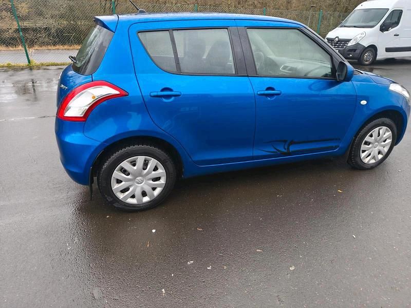 Blau Gebraucht 2012 Suzuki Swift Kleinwagen | 5.700 € - Bild 1/4