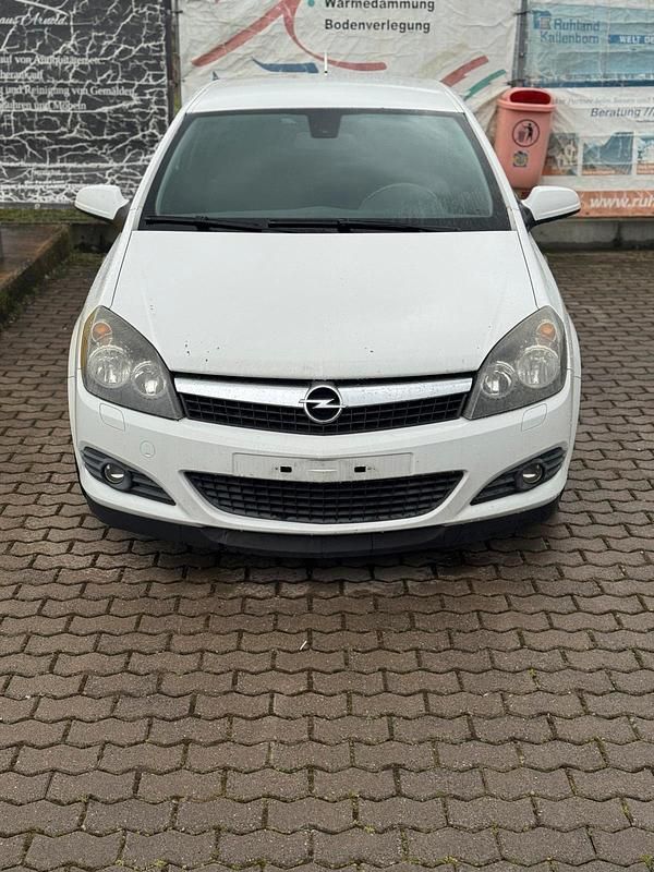 Gebraucht Opel Astra GTC 90 PS (66 kW) 2010 Weiß Kleinwagen