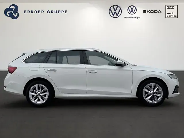Gebraucht Skoda Octavia Style 116 PS (85 kW) 2023 Candyweiss Kombi