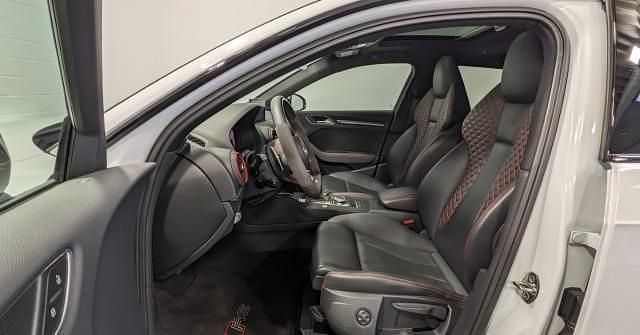 Metallic Gebraucht 2019 Audi RS3 Sportback Comfort Kleinwagen | 43.790 € (Fairer Preis) - Bild 1/4