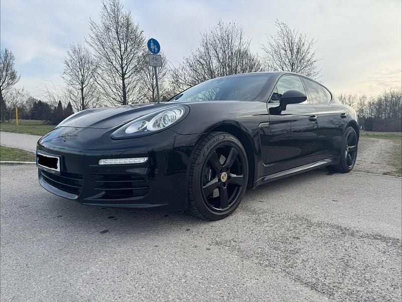 Gebraucht Porsche Panamera 300 PS (220 kW) 2014 Schwarz Kleinwagen
