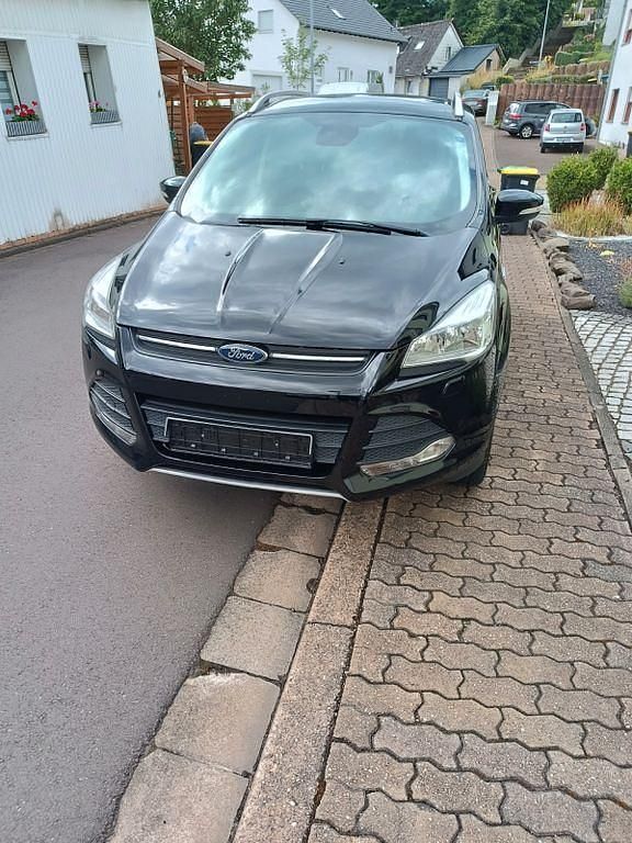 Schwarz Gebraucht 2016 Ford Kuga Trend SUV | 8.700 € (Superpreis) - Bild 1/4