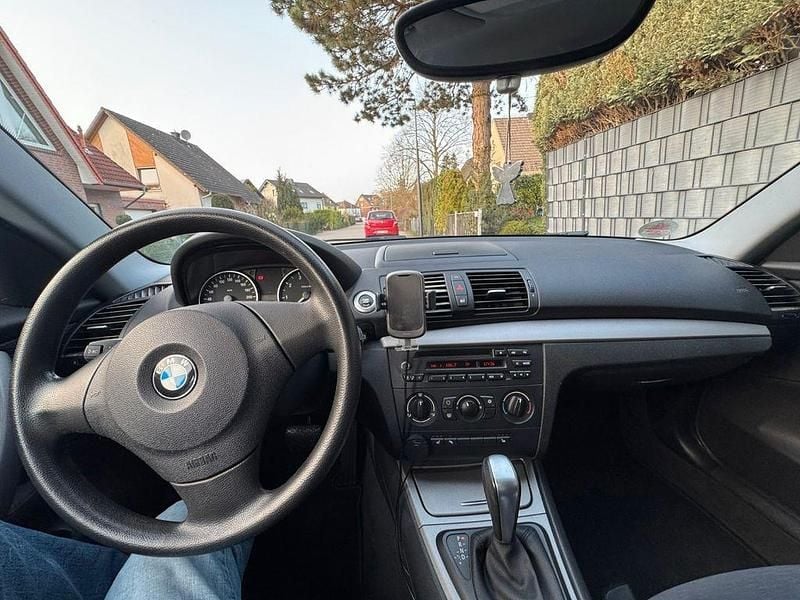 Gebraucht BMW 116 122 PS (89 kW) 2010 Grau Kleinwagen