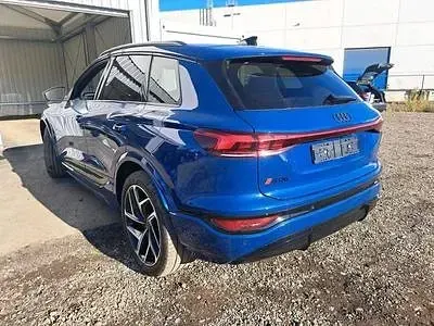 Second-hand Audi SQ6 e-tron 359 kW (489 CP) 2024 Albastru SUV