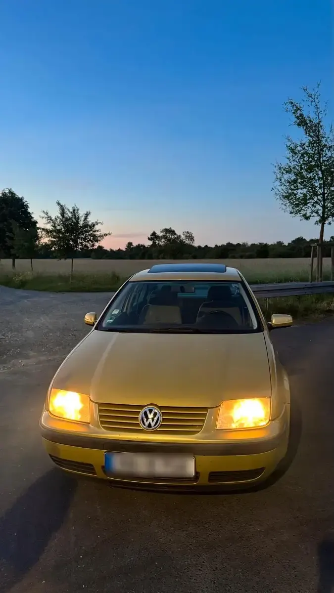 Occasion VW Bora 102 ch (75 kW) 2001 Doré Citadine