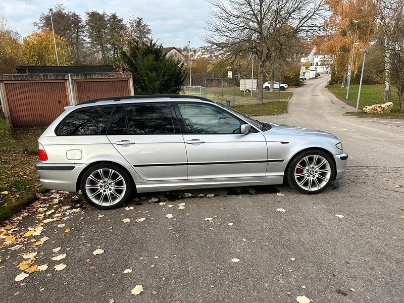 Gebraucht BMW 325 192 PS (141 kW) 2003 Silber Kombi
