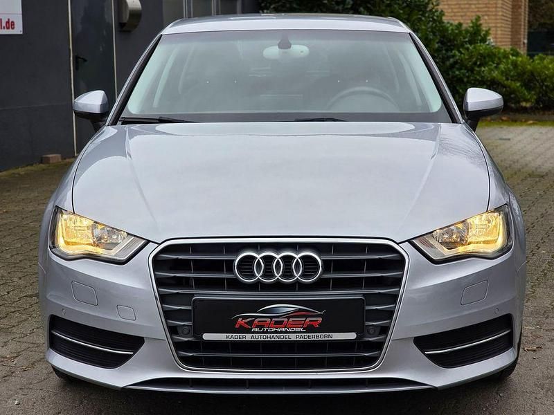 Gebraucht Audi A3 Attraction 125 PS (91 kW) 2015 Silber Limousine