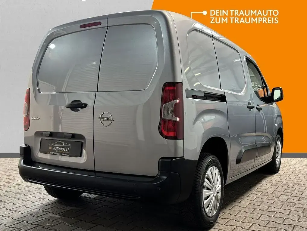 Gebraucht Opel Combo 102 PS (75 kW) 2023 Quartz/artense grey Van / Kleinbus