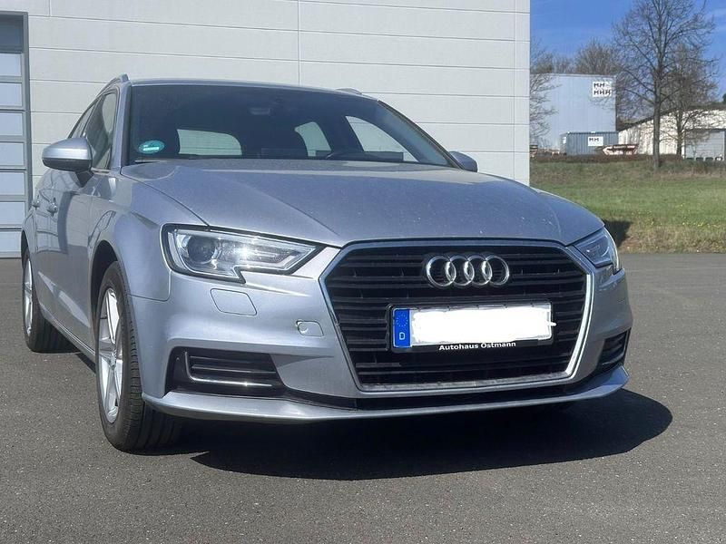 Gebraucht Audi A3 116 PS (85 kW) 2018 Silber Limousine
