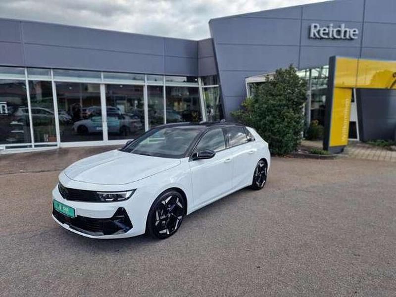 Arktisweiss (weiß) Gebraucht 2023 Opel Astra GSe Limousine | 28.990 € (Fairer Preis) - Bild 1/4