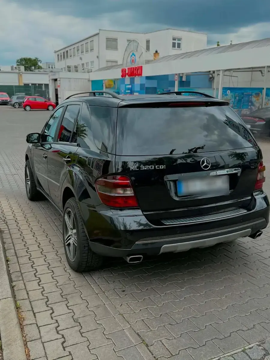 Gebraucht Mercedes ML320 258 PS (189 kW) 2007 Schwarz SUV